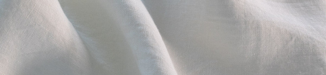 Detalle de tejido de lino puro blanco